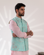 Side view showing the Bundi structure and kurta alignment.