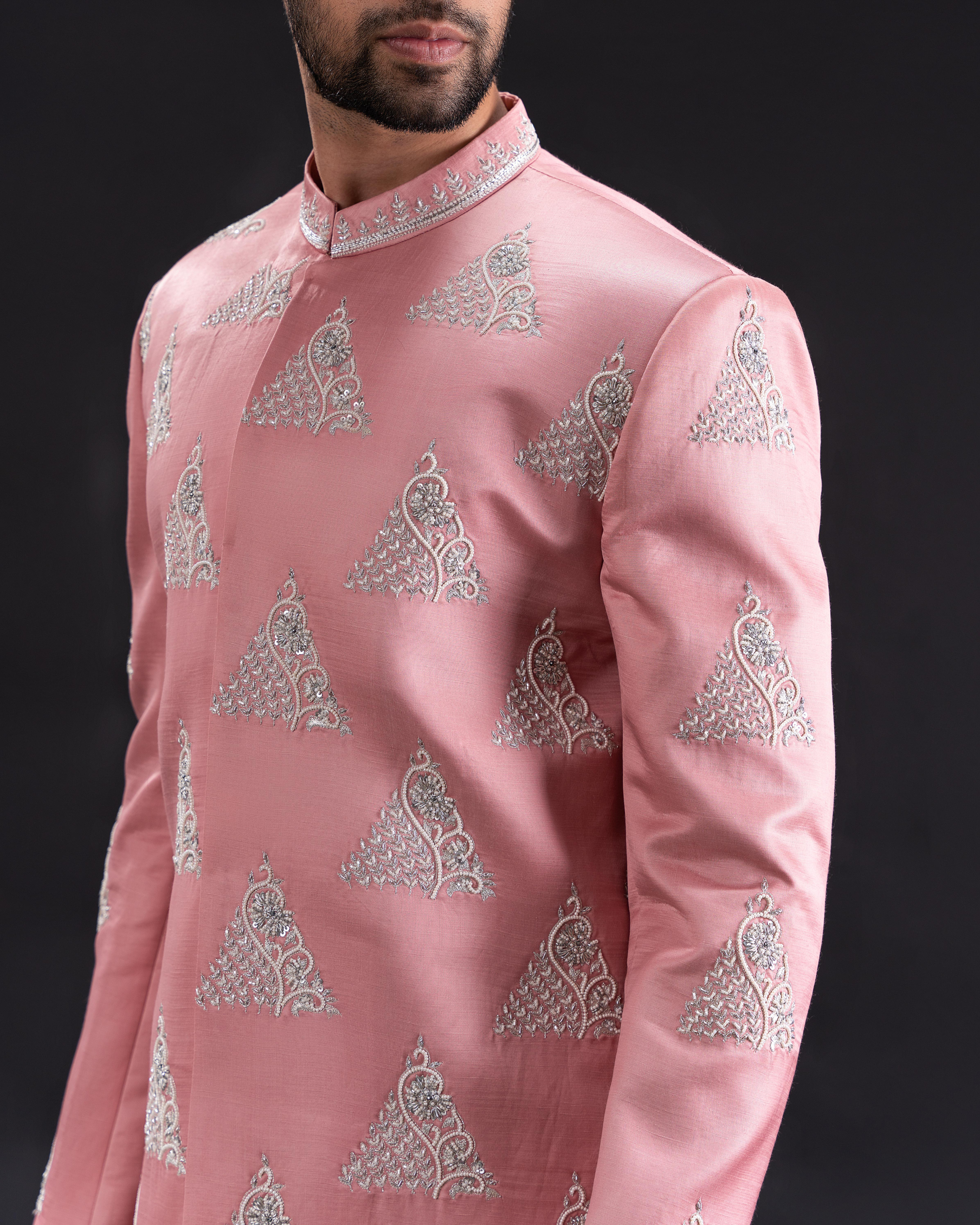 Side profile capturing sleeve and collar embroidery detail